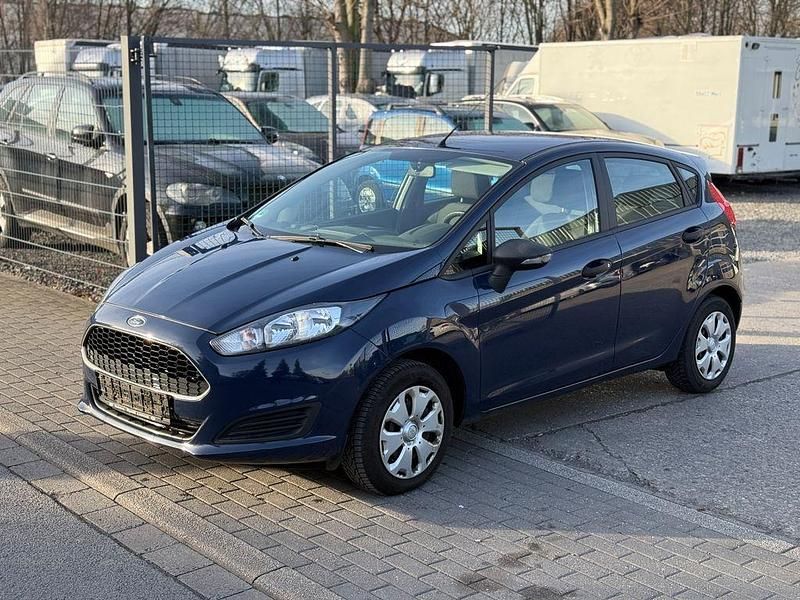 Blau Gebraucht 2016 Ford Fiesta Ambiente Limousine | 2.600 € - Bild 1/4
