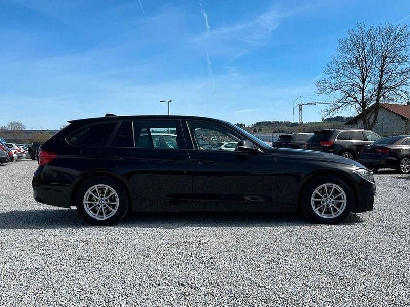 Gebraucht BMW 320 Advantage 190 PS (139 kW) 2017 Schwarz Kombi