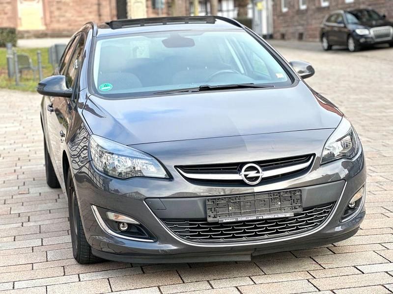 Gebraucht Opel Astra Active 140 PS (102 kW) 2013 Grau Kombi