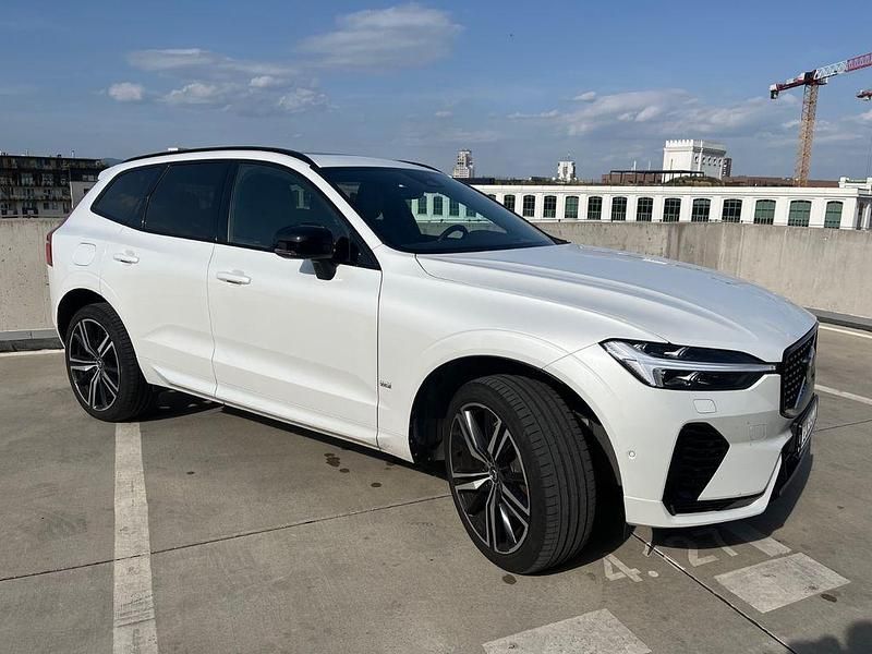Weiß Gebraucht 2021 Volvo XC60 R-Design SUV | 44.300 € (Etwas zu teuer) - Bild 1/4