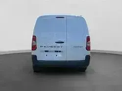Neu Peugeot Partner 102 PS (75 kW) 2025 Weiß Van / Kleinbus