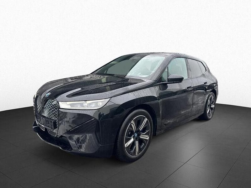 Gebraucht BMW iX Sport Line 239 kW (326 PS) 2023 Black sapphire (schwarz) SUV