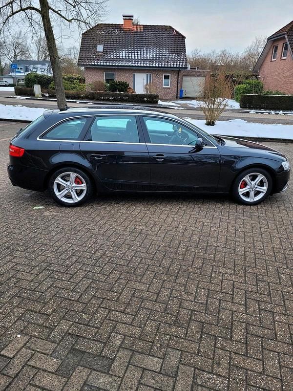 Gebraucht Audi A4 143 PS (105 kW) 2013 Schwarz Kombi