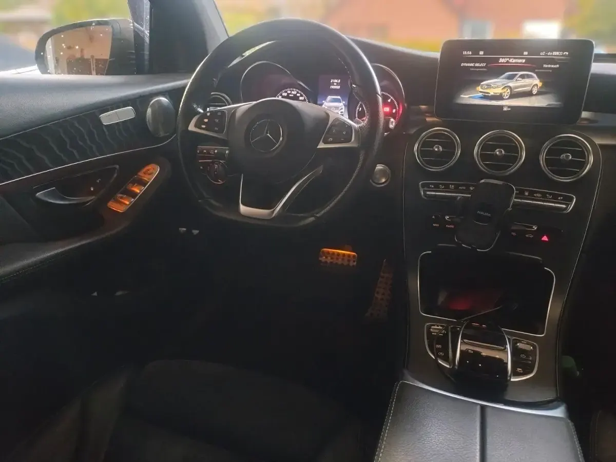 Używany Mercedes GLC250 204 KM (150 kW) 2016 Brązowy SUV
