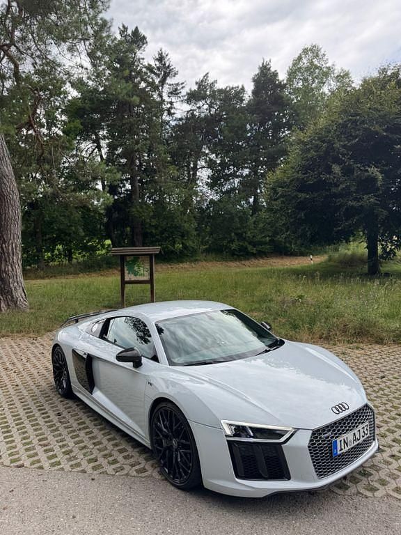 Weiß Gebraucht 2017 Audi R8 Coupé Exclusive Coupé | 130.000 € (Guter Preis) - Bild 1/4