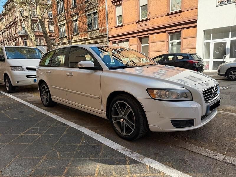Gebraucht Volvo V50 136 PS (100 kW) 2008 Weiß Kombi