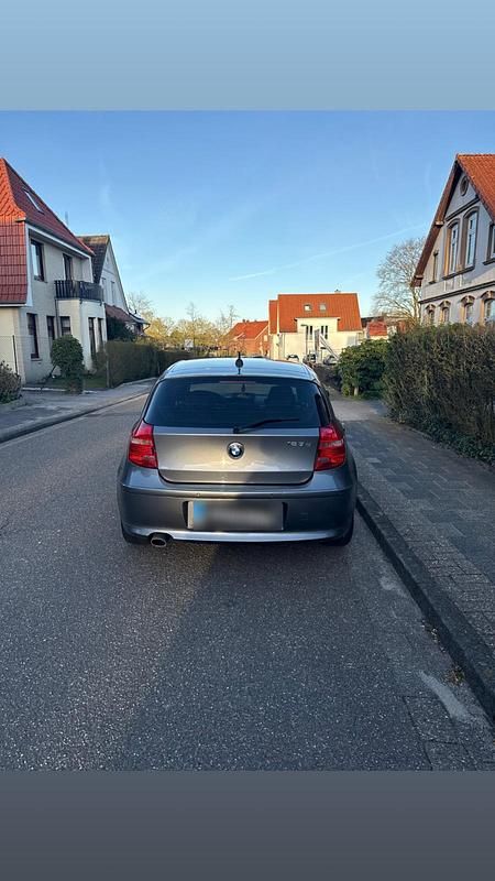 Gebraucht BMW 123 204 PS (150 kW) 2011 Grau Kleinwagen