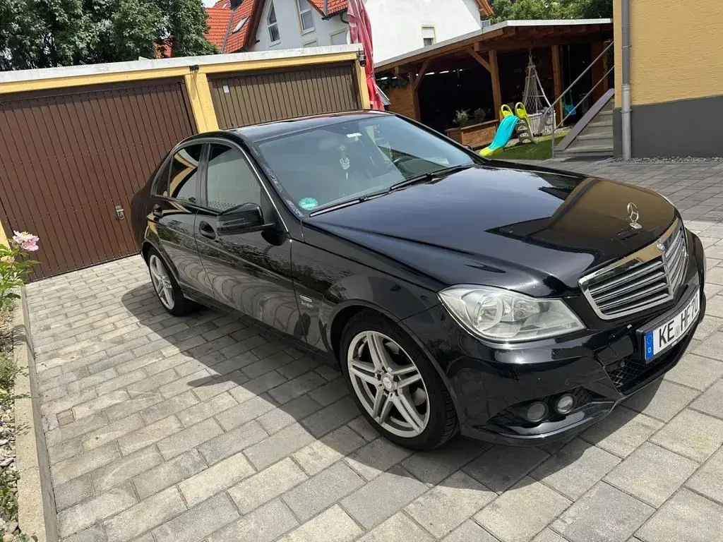 Gebraucht Mercedes 220 170 PS (125 kW) 2011 Schwarz Limousine