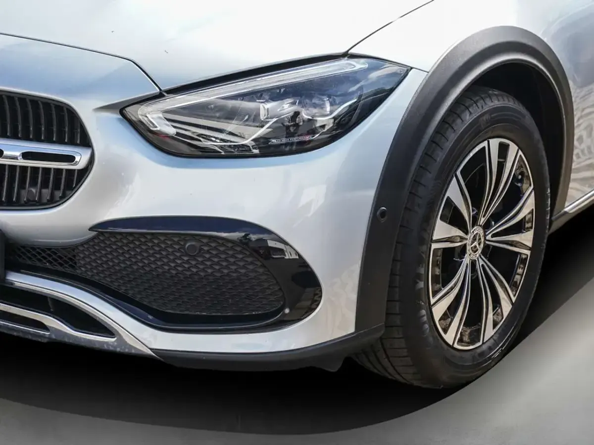 Second-hand Mercedes C220 Avantgarde 220 CP (161 kW) 2024 Argintiu Berlinǎ