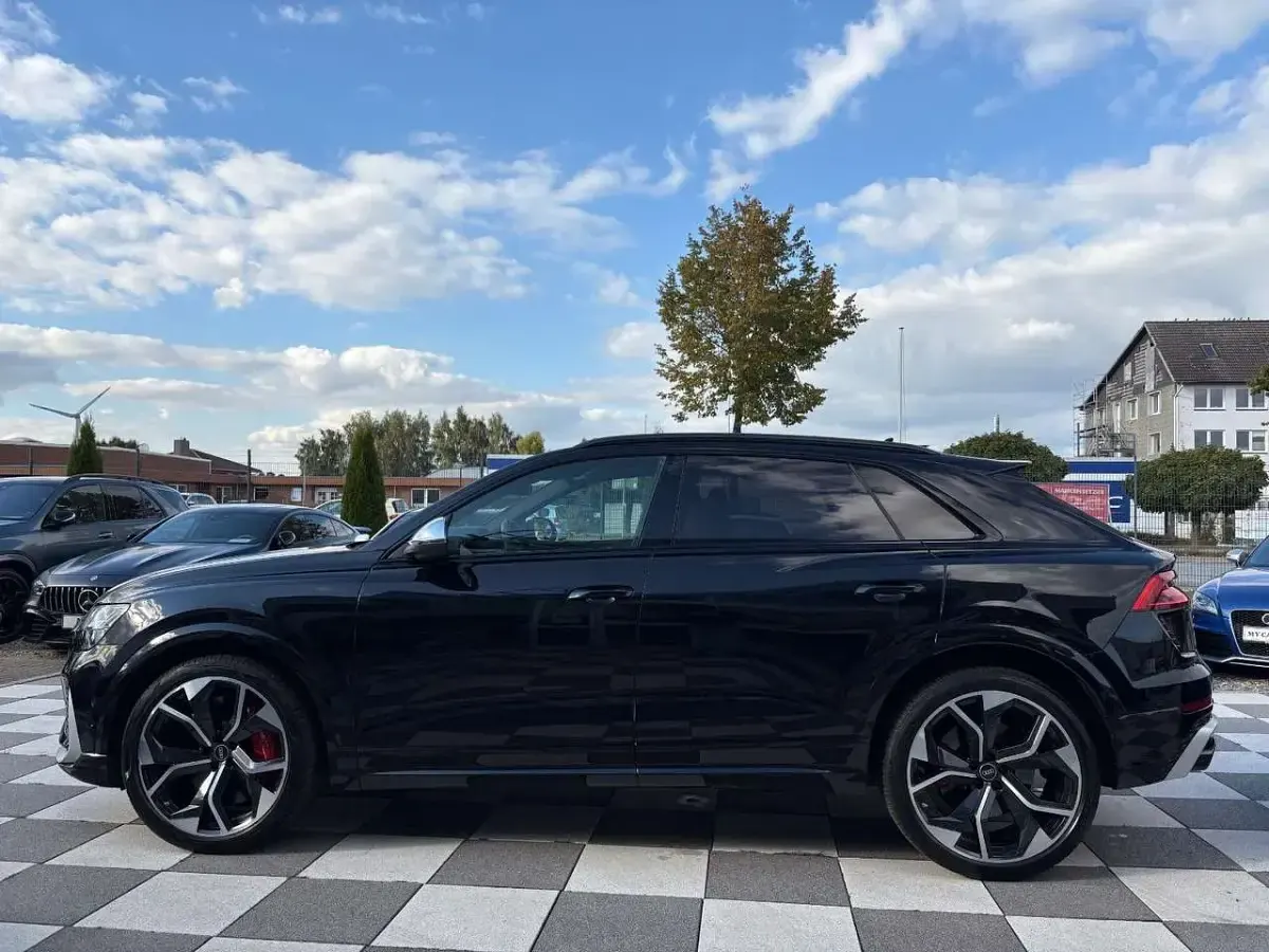 Gebraucht Audi Q8 Ambiente 600 PS (441 kW) 2020 Orcaschwarz/deep black SUV