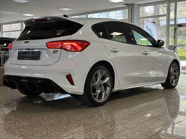 Gebraucht Ford Focus ST 280 PS (205 kW) 2020 Weiß Limousine