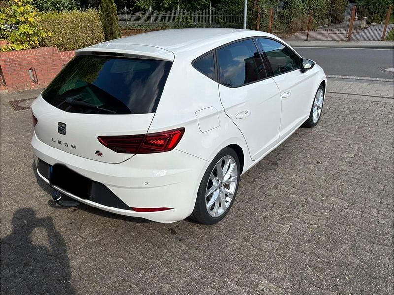 Gebraucht Seat Leon FR 150 PS (110 kW) 2019 Weiß Limousine