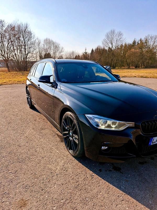 Schwarz Gebraucht 2014 BMW 335 Performance Kombi | 18.990 € (Superpreis) - Bild 1/4