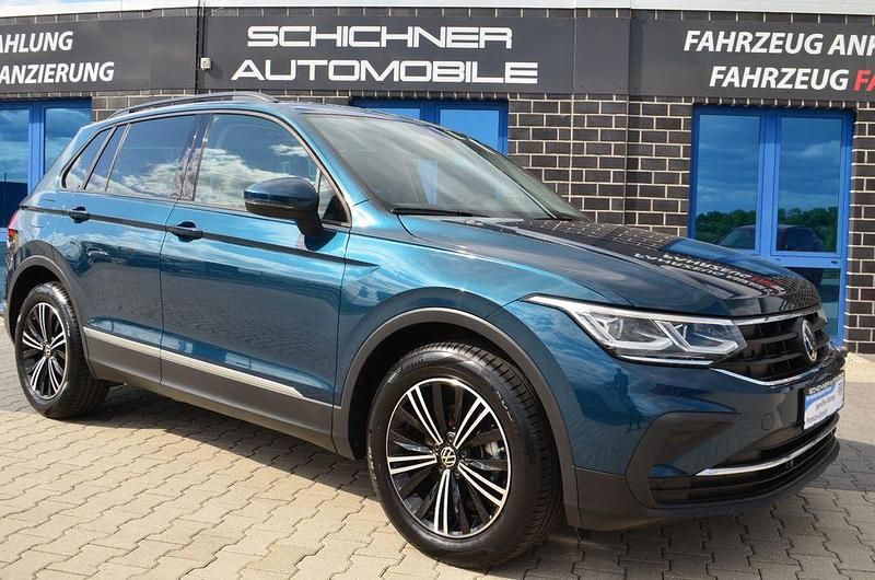 (nacht blau) Gebraucht 2024 VW Tiguan SUV | 31.200 € (Guter Preis) - Bild 1/4