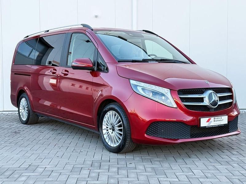 Gebraucht Mercedes V220 Edition 163 PS (119 kW) 2020 Rot Van / Kleinbus