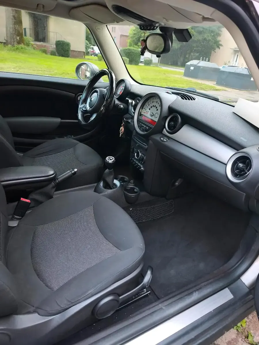 Gebraucht Mini Cooper 98 PS (72 kW) 2011 Braun Kleinwagen