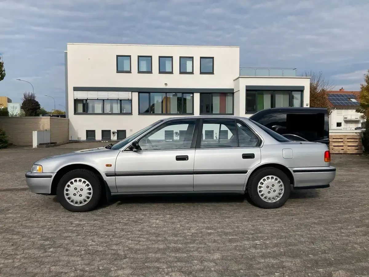 Gebraucht Honda Accord 110 PS (80 kW) 1992 Silber Limousine