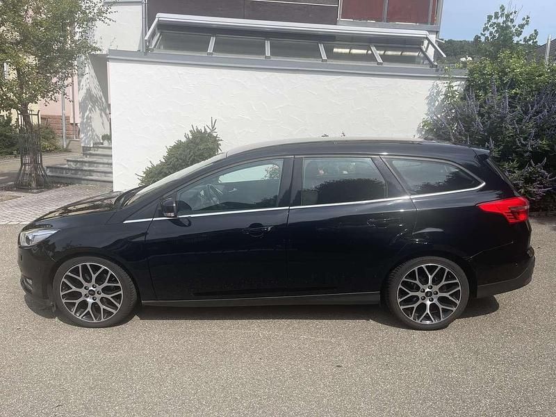 Gebraucht Ford Focus 150 PS (110 kW) 2018 Schwarz Kombi