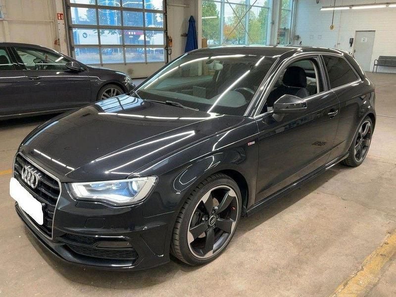 Schwarz Gebraucht 2014 Audi A3 Ambition Limousine | 6.200 € - Bild 1/4
