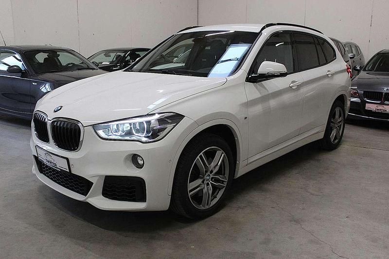 Alpinweiss iii Gebraucht 2018 BMW X1 M Sport SUV | 24.799 € (Fairer Preis) - Bild 1/4