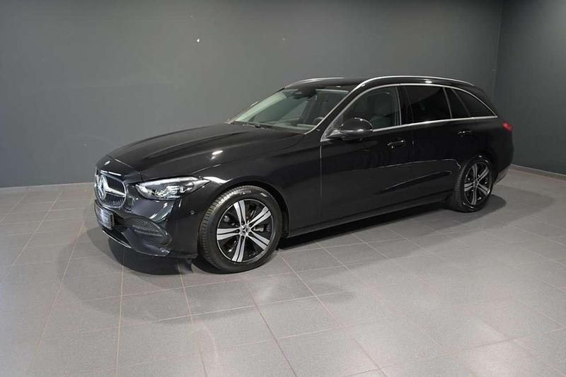 Metalliclack obsidianschwarz Gebraucht 2024 Mercedes C220 Kombi | 38.950 € (Fairer Preis) - Bild 1/3