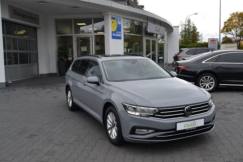 Grau Gebraucht 2022 VW Passat Business Limousine | 23.980 € (Fairer Preis) - Bild 1/4