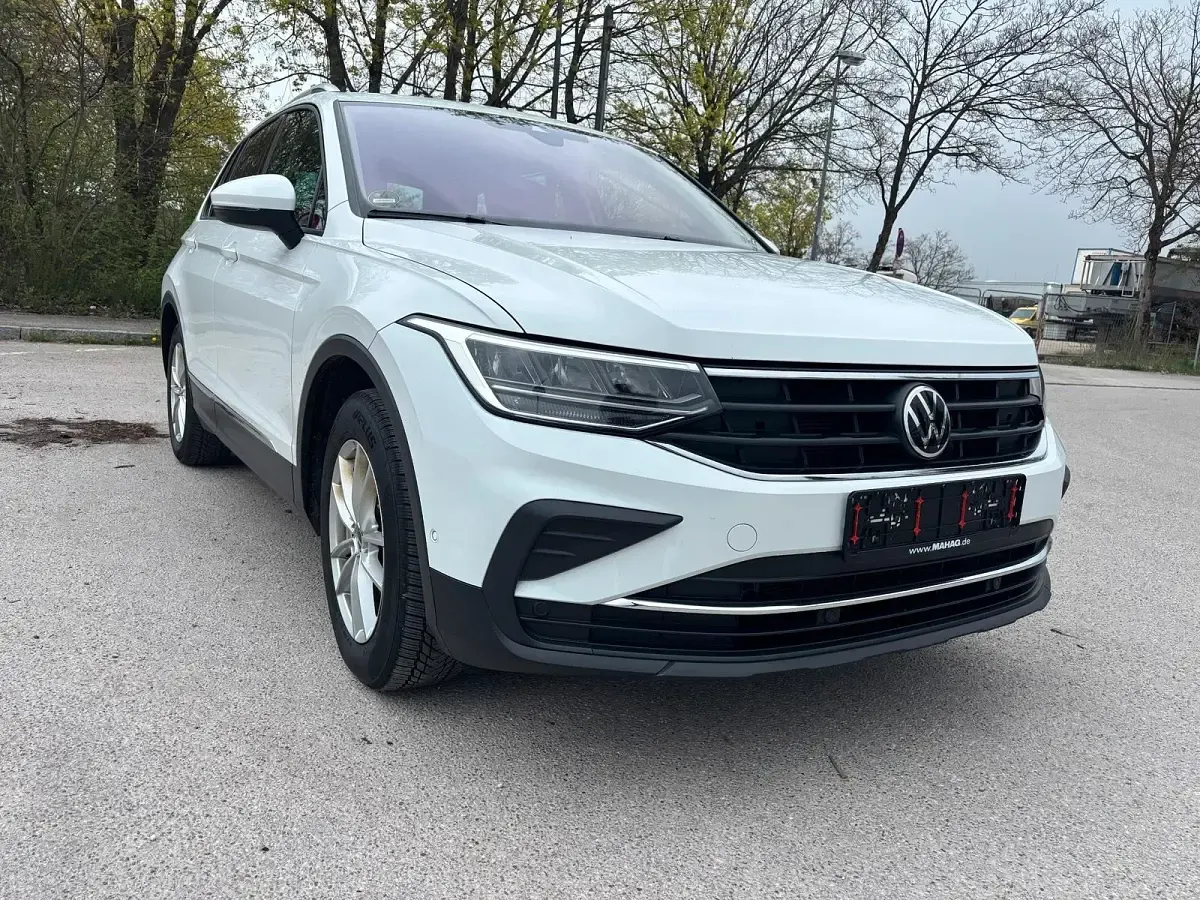 Używany VW Tiguan Active 150 KM (110 kW) 2022 Biały SUV