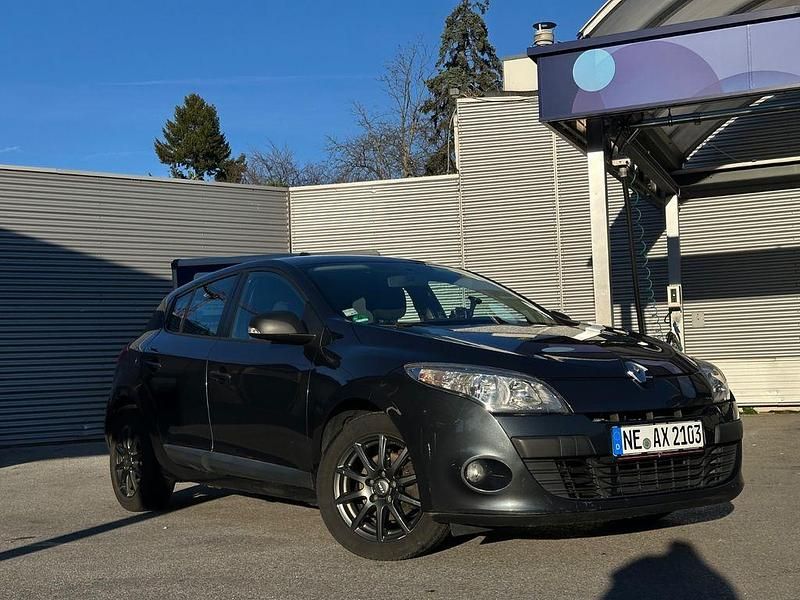 Gebraucht Renault Mégane III 101 PS (74 kW) 2012 Schwarz Limousine