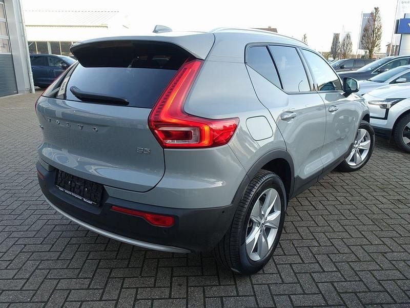 Gebraucht Volvo XC40 Core 163 PS (119 kW) 2025 Grau SUV