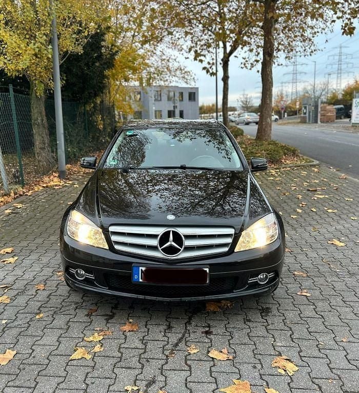 Schwarz Gebraucht 2010 Mercedes C180 Limousine | 7.000 € (Guter Preis) - Bild 1/4
