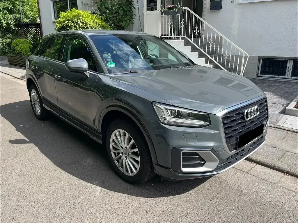 Gebraucht Audi Q2 Design 150 PS (110 kW) 2018 Grau SUV