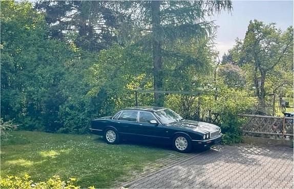 Grün Gebraucht 1995 Jaguar X300 Limousine | 6.800 € - Bild 1/2