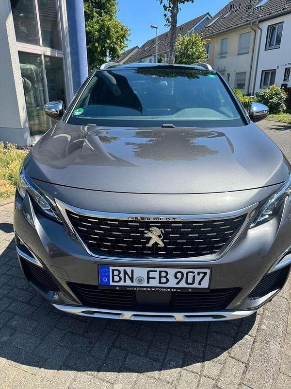 Grau Gebraucht 2019 Peugeot 5008 GT Van / Kleinbus | 25.900 € (Fairer Preis) - Bild 1/4