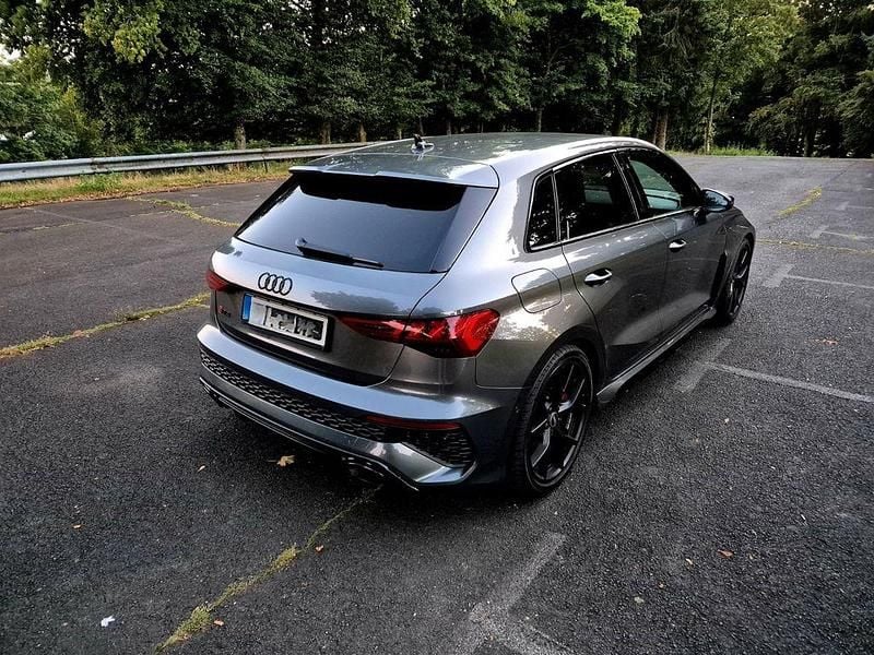 Gebraucht Audi RS3 Ambiente 400 PS (294 kW) 2024 Grau Limousine