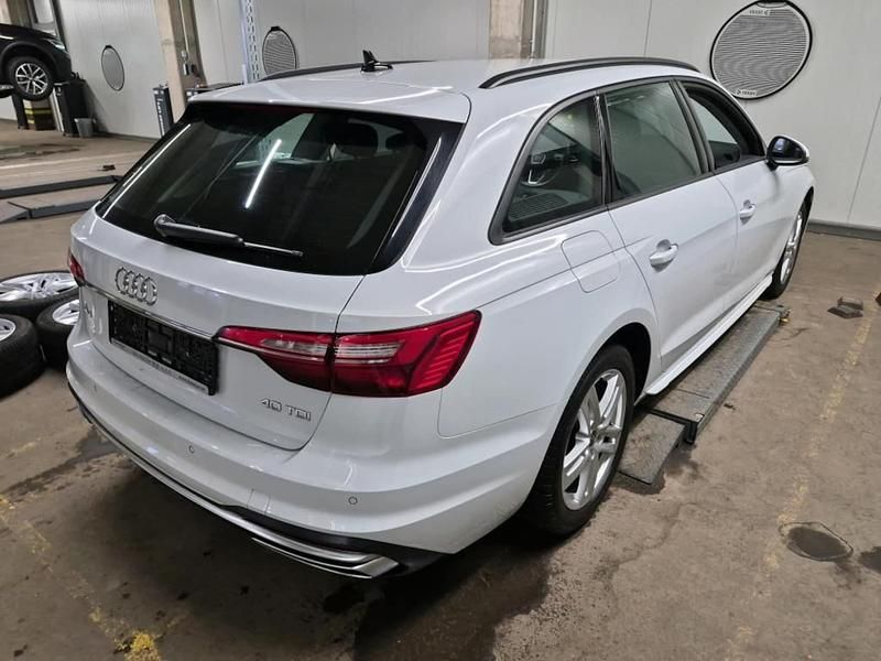 Gebraucht Audi A4 Advanced Plus 204 PS (150 kW) 2023 Gletscherweiß (metallic) Kombi