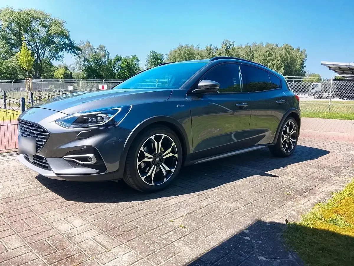 Gebraucht Ford Focus 182 PS (133 kW) 2019 Grau Kleinwagen