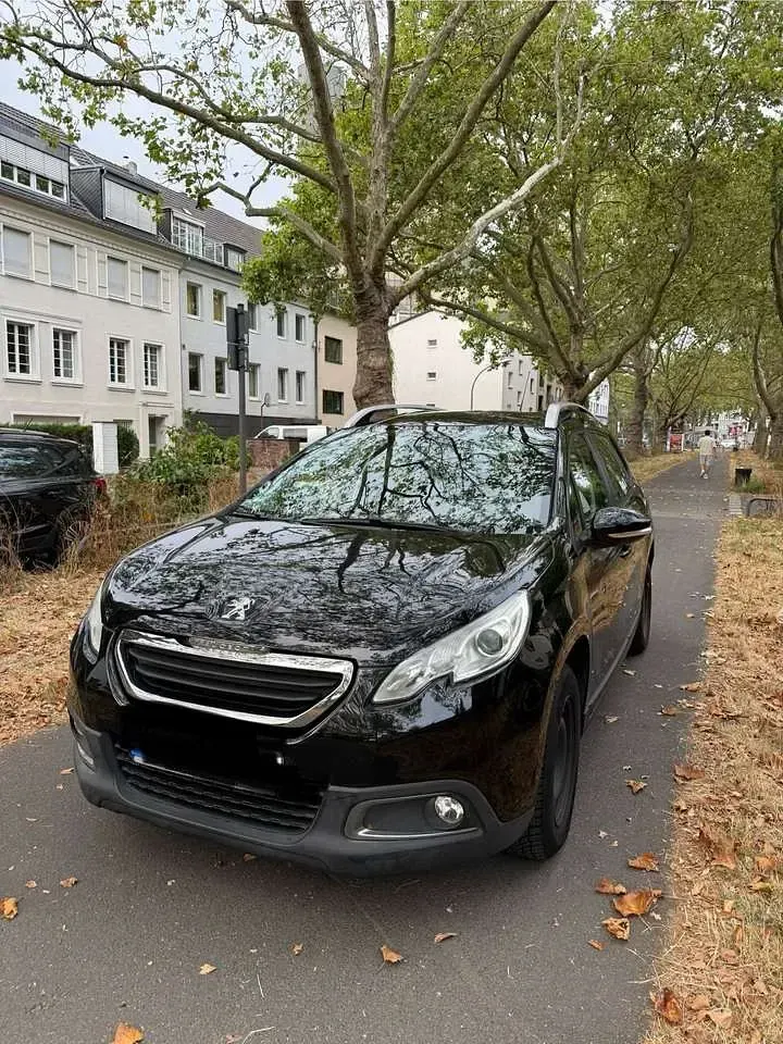 Gebraucht Peugeot 2008 Active 120 PS (88 kW) 2015 Schwarz SUV