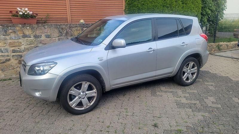 Silber Gebraucht 2006 Toyota RAV4 Executive SUV | 5.680 € (Fairer Preis) - Bild 1/4
