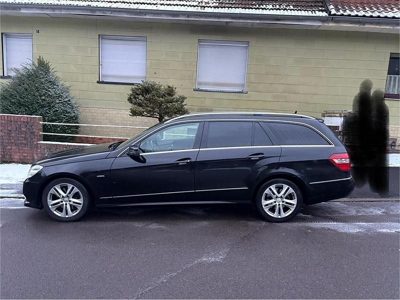 Gebraucht Mercedes E350 Avantgarde 231 PS (169 kW) 2009 Schwarz Kombi