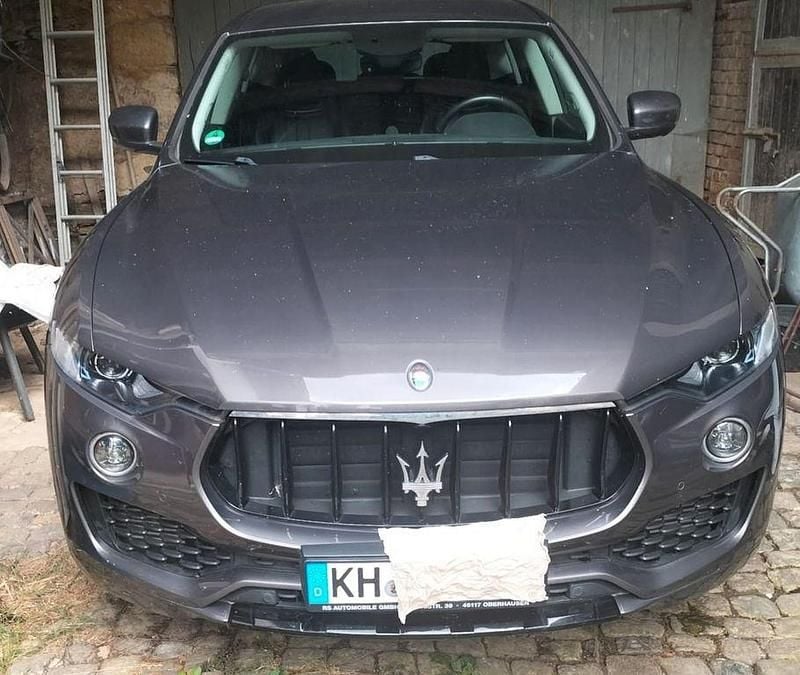 Grau Gebraucht 2016 Maserati Levante SUV | 29.999 € (Superpreis) - Bild 1/3
