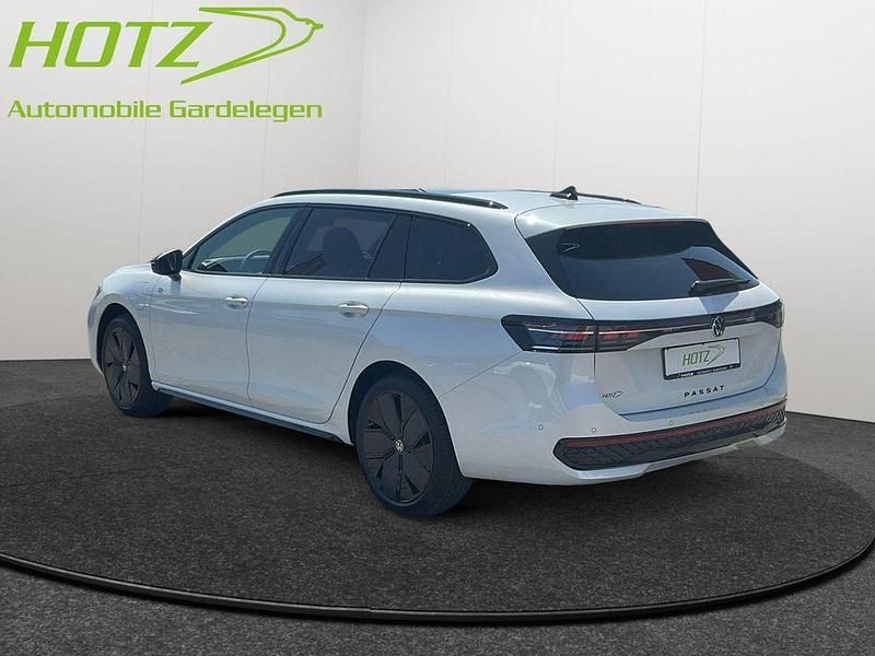 Gebraucht VW Passat R-line 272 PS (200 kW) 2024 Weiß Kombi