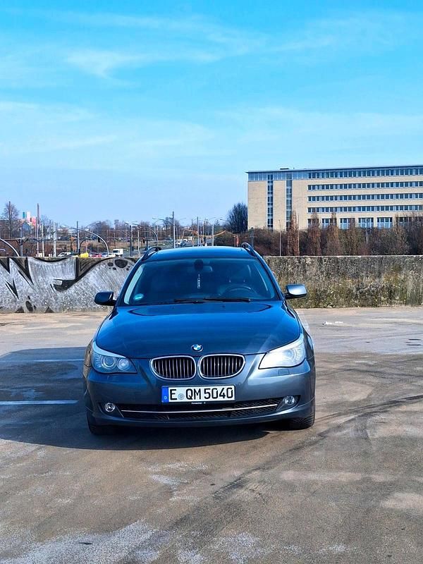 Gebraucht BMW 525 197 PS (144 kW) 2008 Grau Kombi