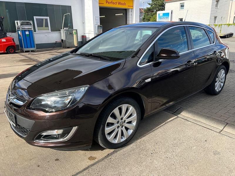 Braun Gebraucht 2015 Opel Astra Exklusiv Limousine | 5.700 € (Superpreis) - Bild 1/4