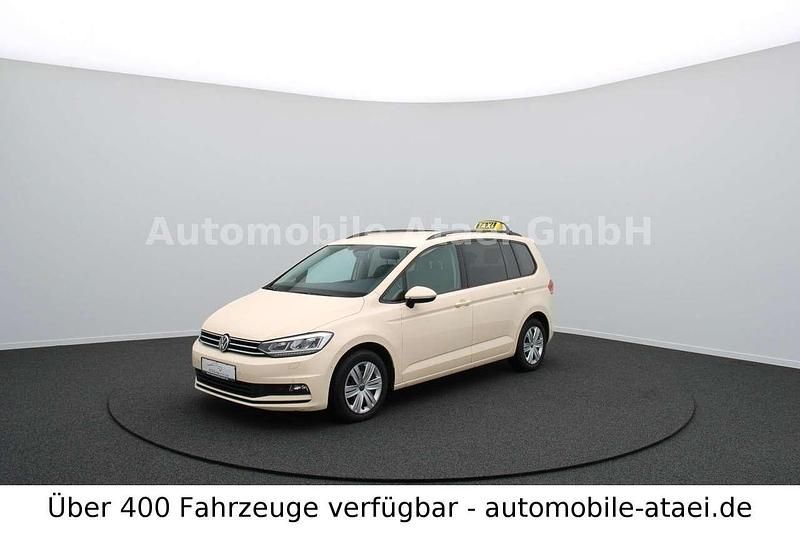 Elfenbeingelb Gebraucht 2021 VW Touran Van / Kleinbus | 26.763 € (Fairer Preis) - Bild 1/4