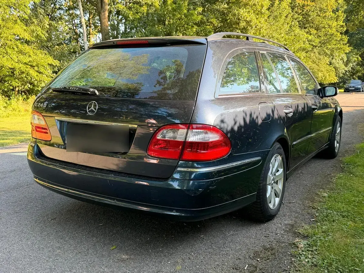 Gebraucht Mercedes E240 Avantgarde 177 PS (130 kW) 2004 Blau Kombi
