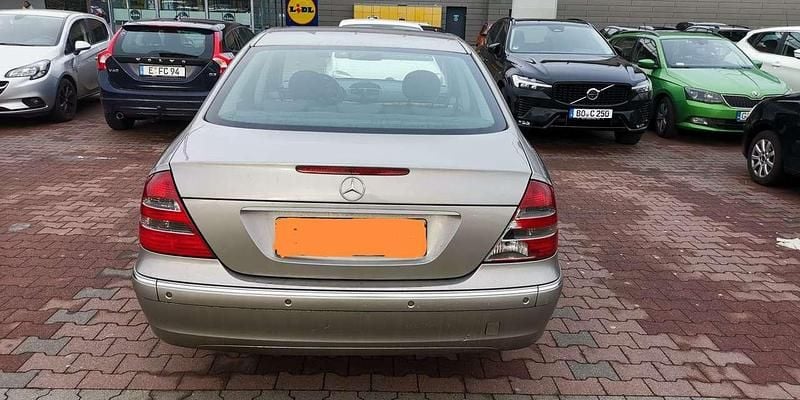Gebraucht Mercedes E200 Elegance 122 PS (89 kW) 2003 Grau Limousine