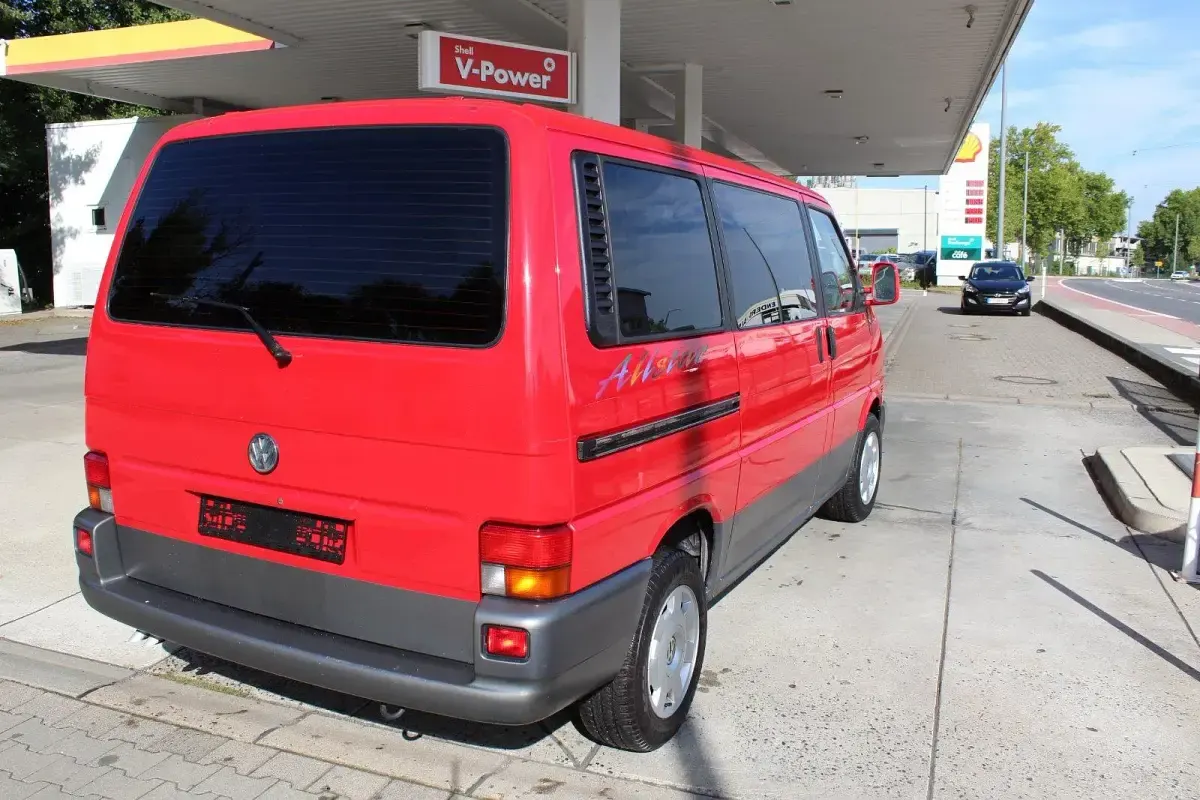 Gebraucht VW Multivan 102 PS (75 kW) 1997 Rot Van / Kleinbus