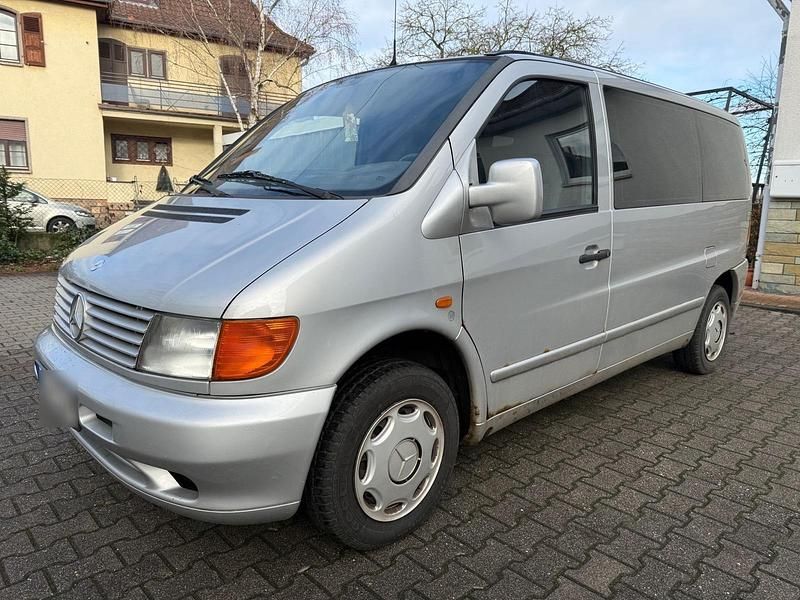 Gebraucht Mercedes Vito 122 PS (89 kW) 2001 Silber Van