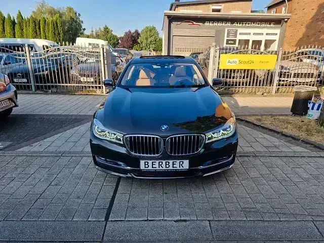 Gebraucht BMW 740 Executive 320 PS (235 kW) 2016 Braun Limousine