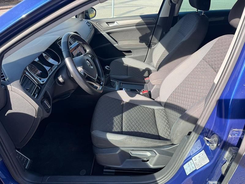 Gebraucht VW Golf VII 116 PS (85 kW) 2018 Blau Limousine